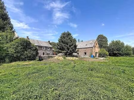 ancienne ferme plus dépendance située au calme