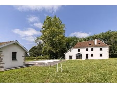 maison de luxe en vente à sauveterre-de-béarn  nouvelle-aquitaine