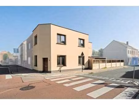 maison avec jardin ensoleillé et 2 chambres à vendre à oost…