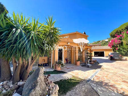 villa de luxe à vendre à cavalaire-sur-mer