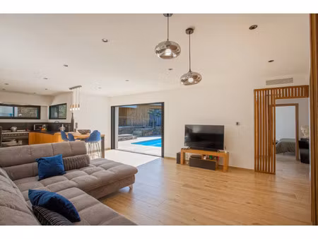 maison de luxe à vendre dans le quartier lupino