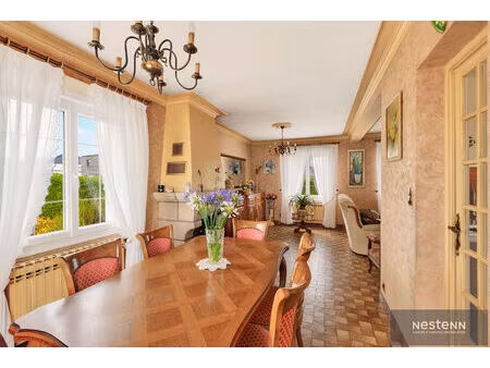 à vendre - élégante maison néo-bretonne sur sous-sol complet  à moins de 2 km du bourg de 
