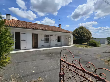 maison de plain pied 4 chambres garage et jardin à villetoureix