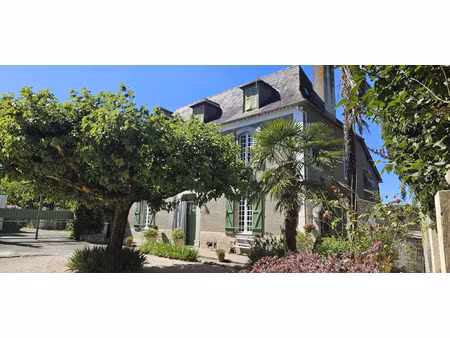 vente maison 9 pièces 241 m² lamarque-pontacq (65380)