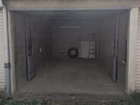 vente garage et parking au mans jaurès (72000) : à vendre / le mans jaurès