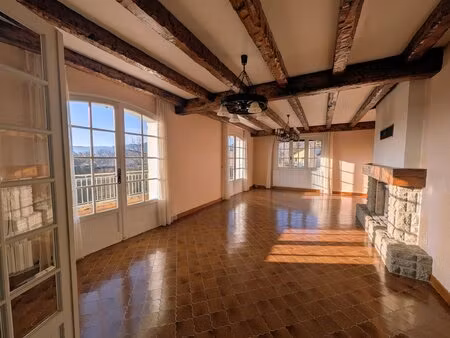 villa d'architecte composée de 2 appartements sur un terrain de plus de 2656m2