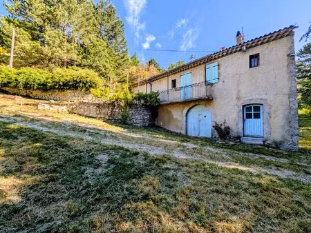 ferme isolée pour projet d'habitation à l'abri des regards