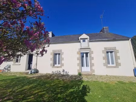 a vendre longère credin au calme à 1 minutes du bourg de rohan