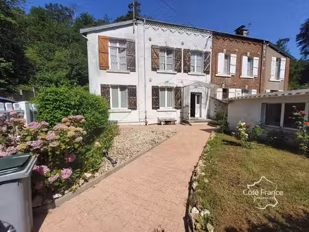 à vendre maison mitoyenne avec trois chambres et un grand terrain de 2 800 m2 à rocroi ...