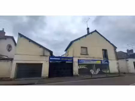 local commercial + appartement decize 58300 credit vendeur possible