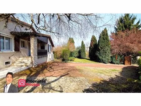 thizy-les-bourgs (69240) maison individuelle de plain-pied avec jardin 1000m²