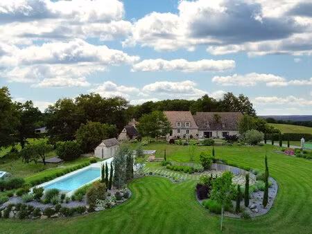 a goulles  15 min d'argentat  à vendre maison de caractère de type 6  4 chambres avec...