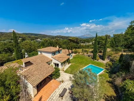 meyreuil porte d'aix magnifique propriété de 200 m2 avec vue sainte-victoire  piscine et..