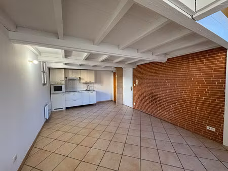 plein centre montaigut sur save  duplex 3 pièce(s) +cellier