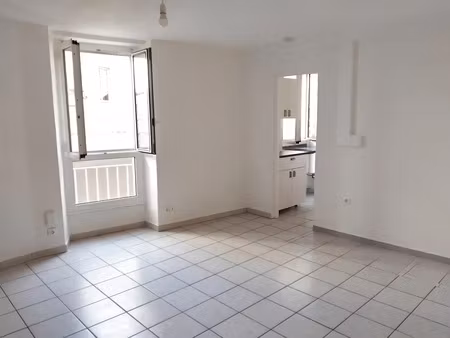 vente appartement 1 pièces 25m2 hyères 83400 - 98000 € - surface privée