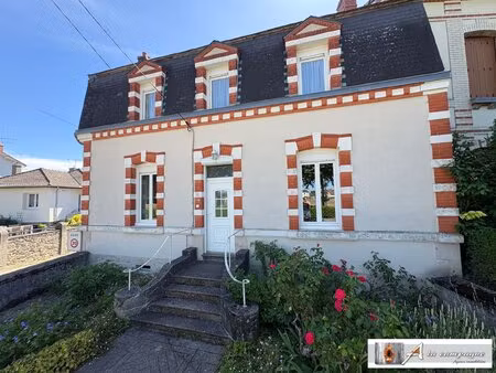 agréable et grande maison de bourg avec jardin