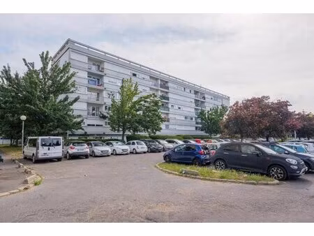 appartement de 5 pièces de 90 m² à gagny avec balcon et cave
