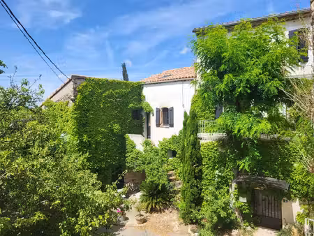 propriété de caractère avec 2 maisons d'amis  2 piscines et 9 hectares au cœur du...