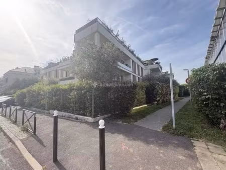 appartement 4 pièces en rez-de-chaussée avec terrasse et jardin