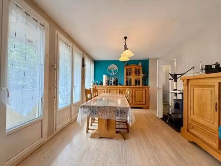 appartement t4 de 74 45 m² à chenôve- balcon - parking - 2ème étage