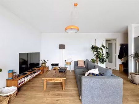 t3 de 68 m² renove avec garage et cave quartier bonnefoy