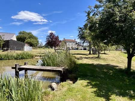 domaine d'exception de 17 hectares  4 chambres  251m2 - gara