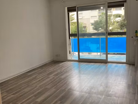 location appartement 2 pièces 43 m² à hyères (83400)
