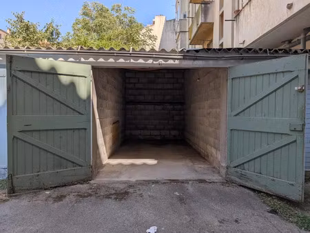 location commerce 12 m² à toulon (83200)