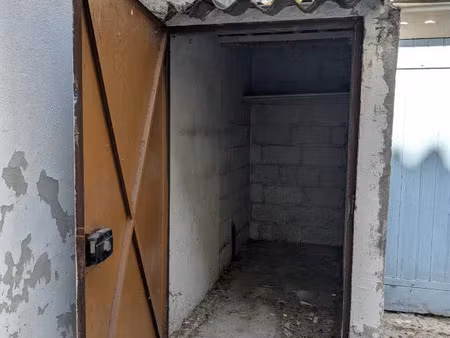 location commerce 4 m² à toulon (83200)