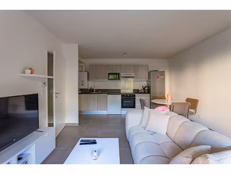 résidence récente- bel appartement de t3 avec terrasse de 1