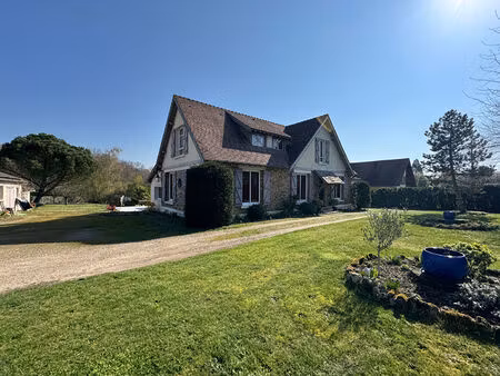 belle maison familiale avec dépendances et très bel environnement 6' montfort l 'amaury 30