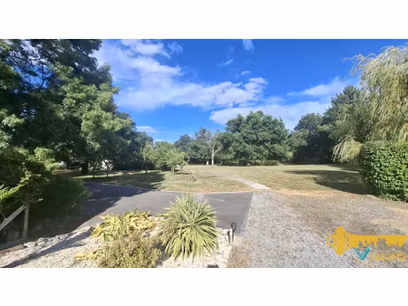 maison 4ch - 7000m2 de terrain - piscine