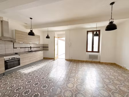 maison de village avec terrasse et garage à sallèles d'aude