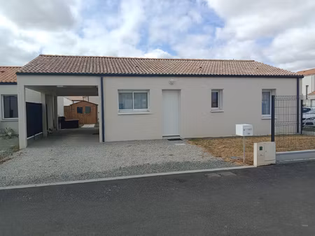 a louer  maison 2 chambres  311 m2 terrain
