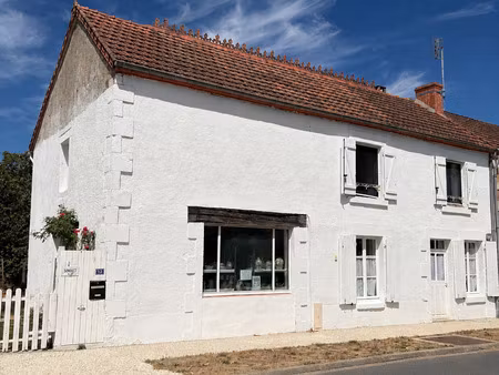 maison avec potentiel dans centre bourg d'un village du berr