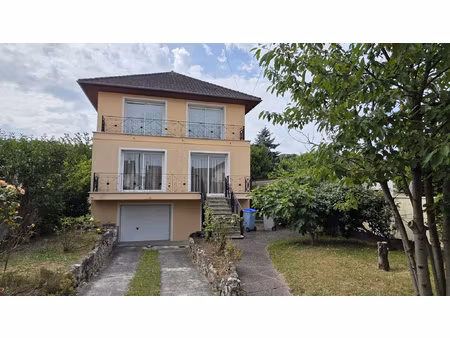 'guilia' charmante maison à tremblay en france
