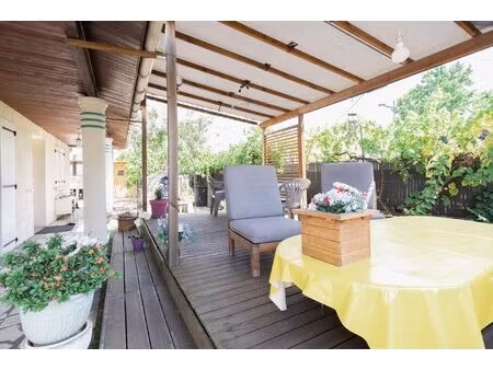 maison familiale avec garage et jardin