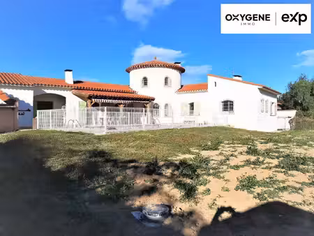 maison t10 piscine  grand jardin en vente à st-feliu d'avall