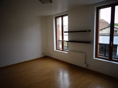 location appartement 2 pièces 40 m² à tergnier (02700)  364 €