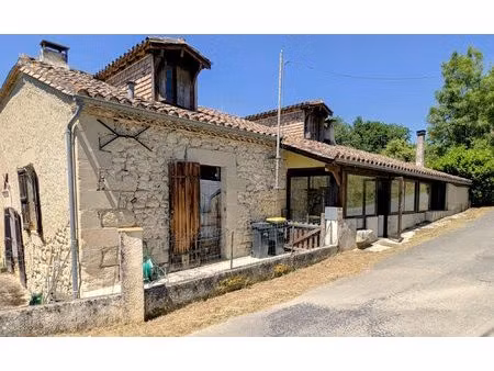 maison de campagne en pierre avec piscine