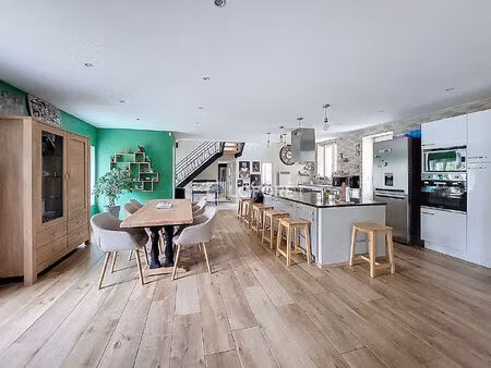maison crepy 7 pièce(s) 286.03 m2