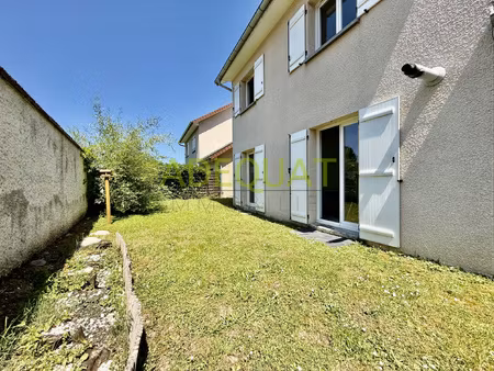 la batie montgascon  maison individuelle / 3 chambres / gara