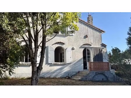 maison familiale de caractère avec grand jardin arboré et potentiel d'évolution