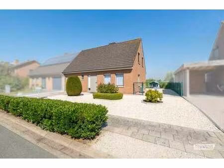 maison familiale parfaitement entretenue avec 3 chambres à …