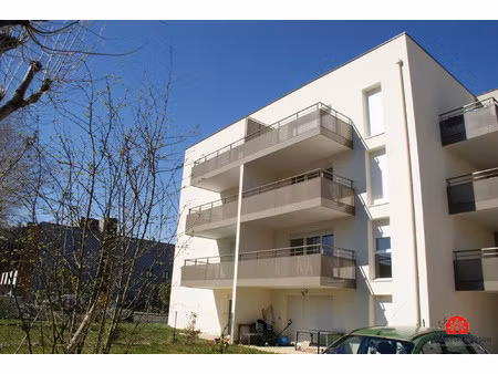 t3 dernier étage avec balcon et garage