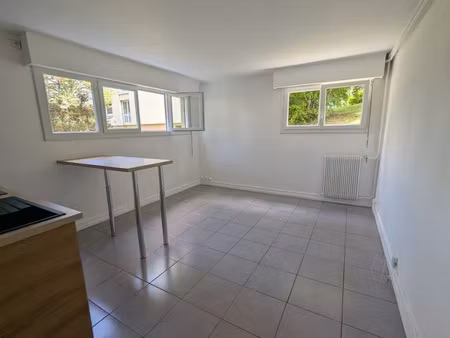 location appartement 1 pièce 23 m² à chambourcy (78240)  605 €