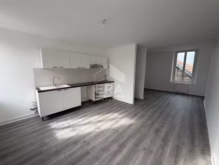 location appartement 3 pièces 82 m² à la fère (02800)  615 €