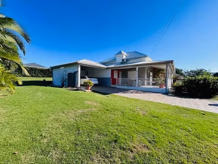 location meublée villa 4 pièces 149.76 m² à lamentin (97129)  1 520 €