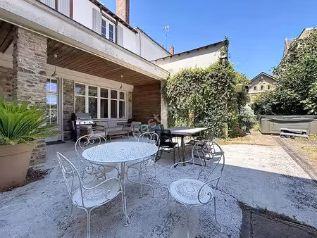 maison bourgeoise au lion d'angers - 4 chambres - jardin - centre bourg