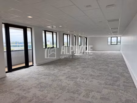 location locaux professionnels 0 pièces 163.36 m² à saint-nazaire (44600)  2 600 €